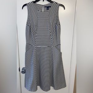 Size 10 Women’s Black/White American Living Dress with pockets